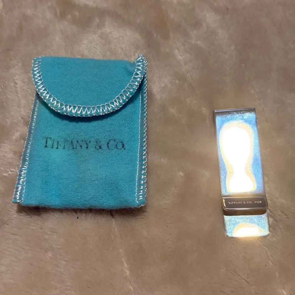 Tiffany & Co. Sterling Silver Clip with pouch and box. No engraving